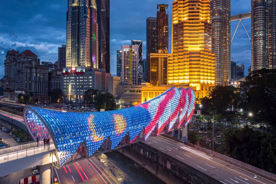 KL Evening Tour with Symphony Water Fountain Show and KL Tower Observation Deck Ticket – Private Tour