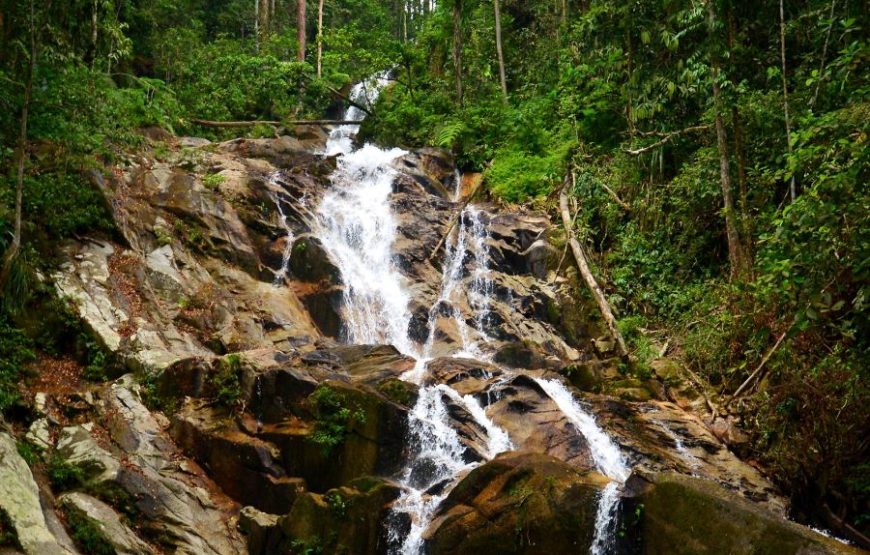 Private Kanching Waterfalls & Batu Caves Tour