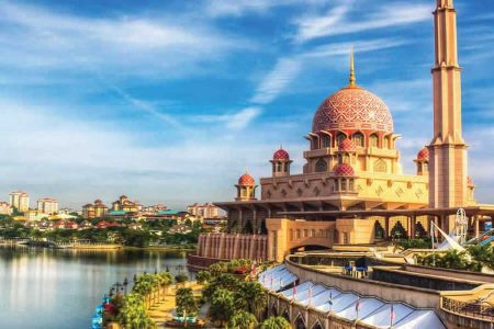 Putrajaya Tour with Traditional Boat Cruise