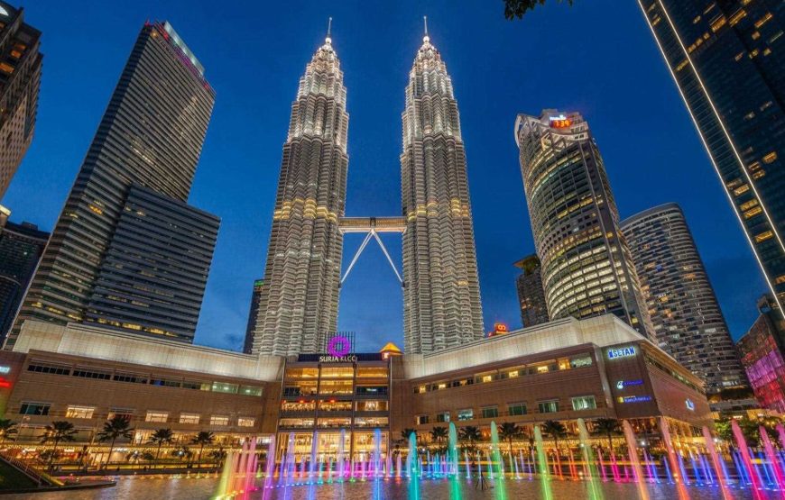 Kuala Lumpur Night Tour with Buffet Dinner at Aras 360° Revolving Restaurant – Private Tour