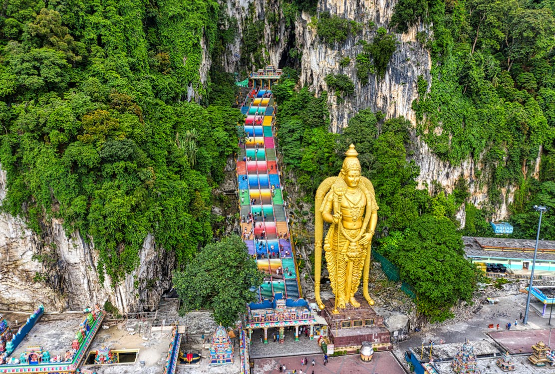 Best Tour Guide in Malaysia