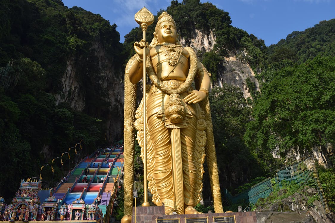 Best Tour Guide in Malaysia